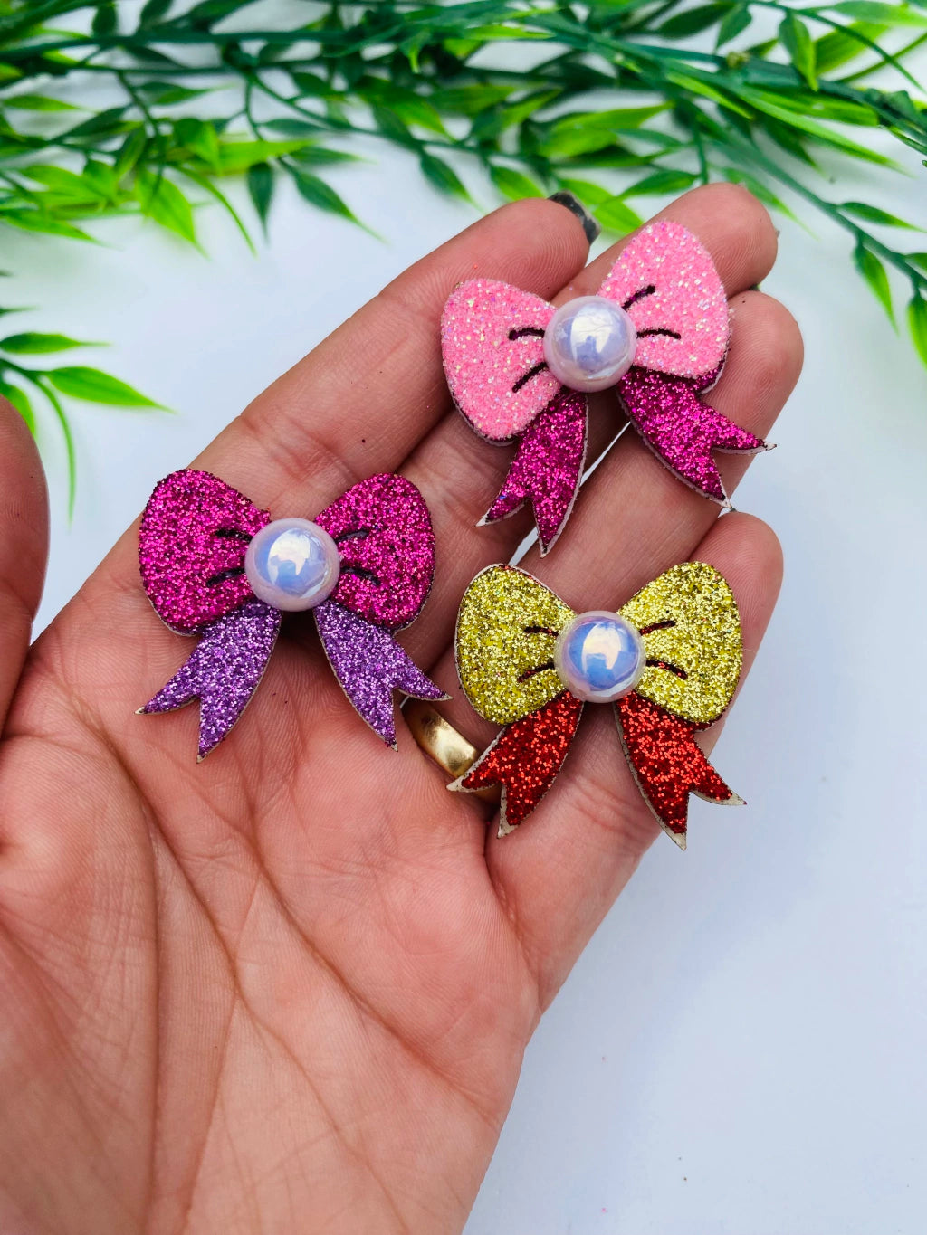 NEW - Cutie Sticker Bow